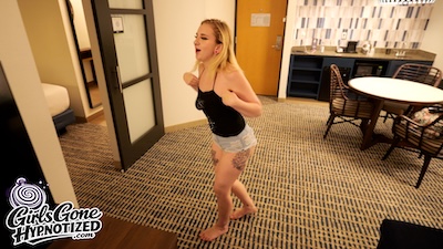 Ayla Vixen Mesmerized to Submit