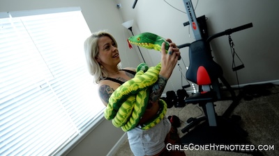 Bettie Mesmerized by Kaa