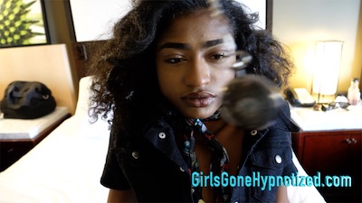 Kiara Hypnotized to Submit